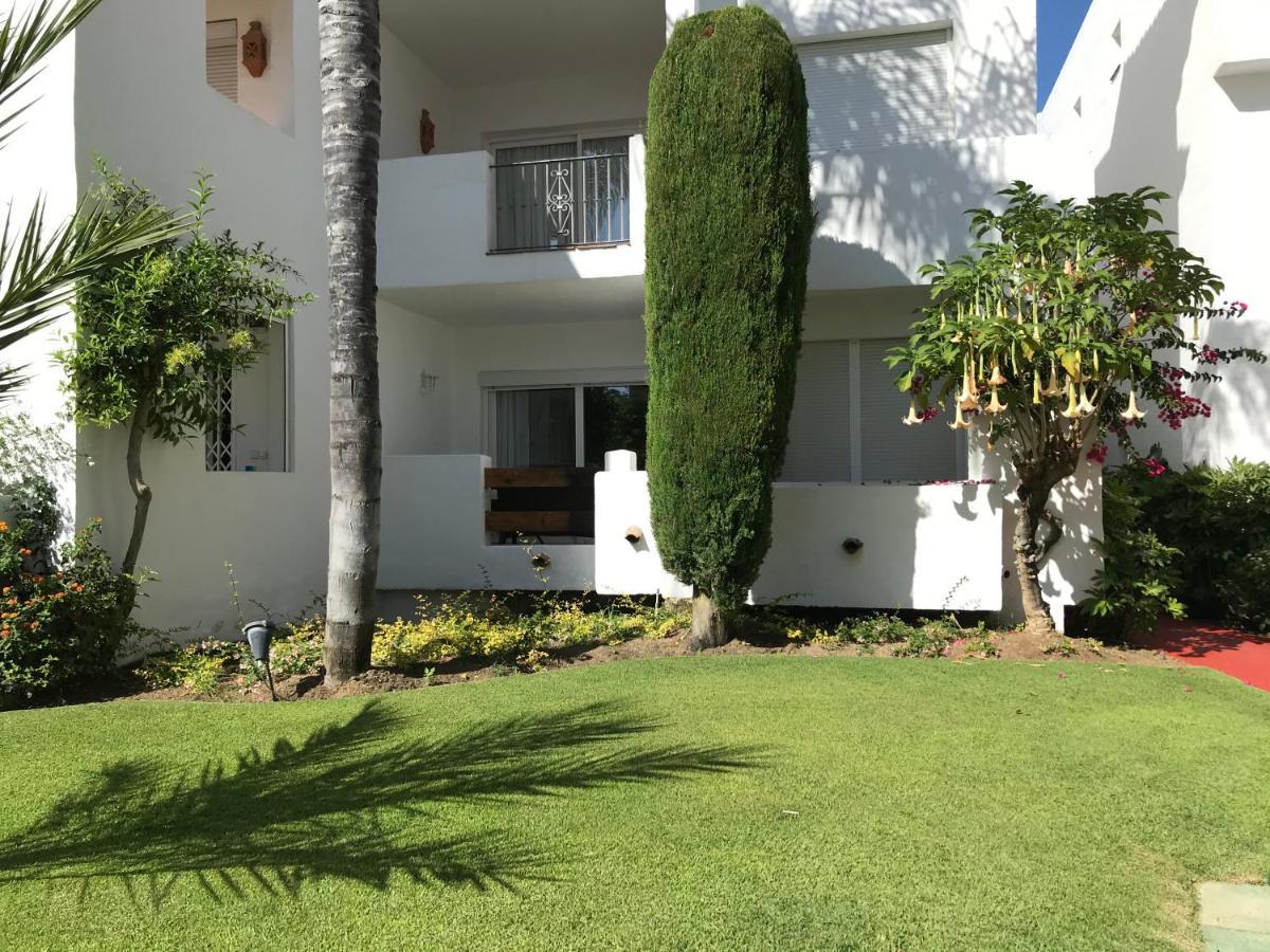 Apartment Costalita, Direct Beach Access, Ground Floor, Salt Water Pool Estepona Exteriér fotografie