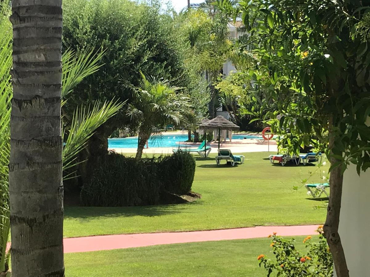 Apartment Costalita, Direct Beach Access, Ground Floor, Salt Water Pool Estepona Exteriér fotografie