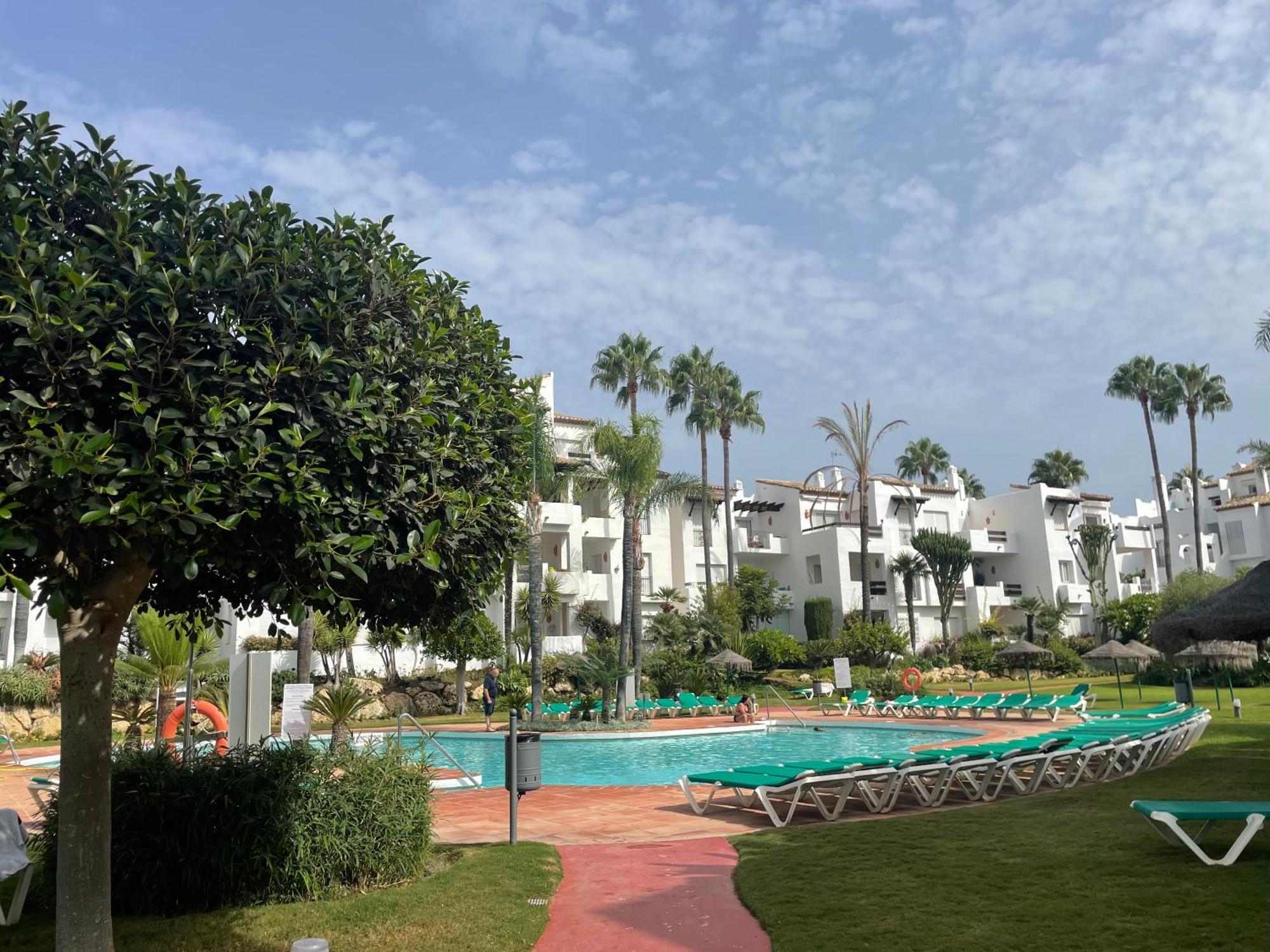Apartment Costalita, Direct Beach Access, Ground Floor, Salt Water Pool Estepona Exteriér fotografie